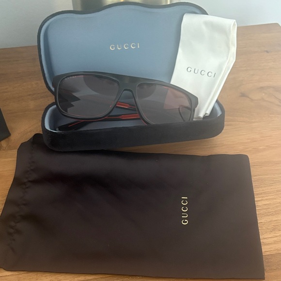 Gucci Black and Red Sunglasses with Case NWOT GG1039S
